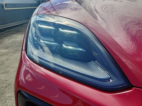 New 2026 Porsche Cayenne Coupe image 8