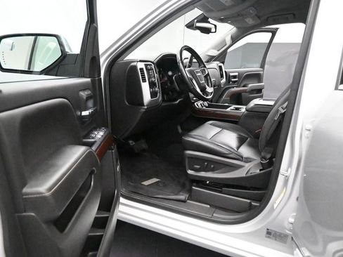 Used 2018 GMC Sierra 1500 SLT AWD/4WD image 9