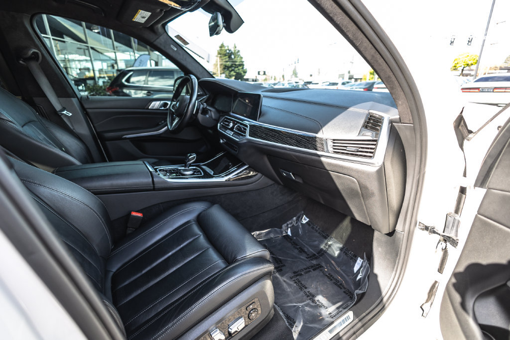 Used 2022 BMW X7 M50i AWD/4WD image 31