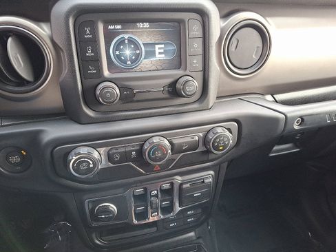 Used 2019 Jeep Wrangler Unlimited Sport S image 14