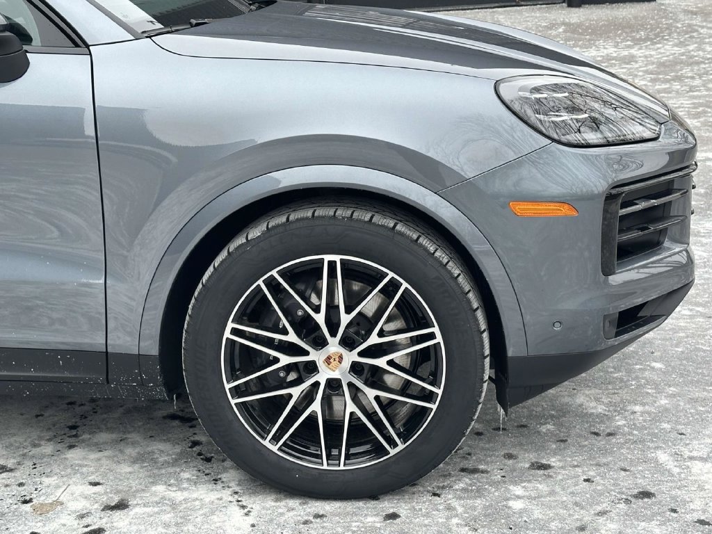 Used 2026 Porsche Cayenne AWD/4WD image 9