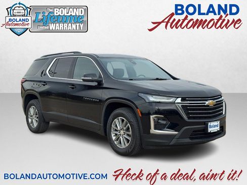 Used 2023 Chevrolet Traverse LT image 1