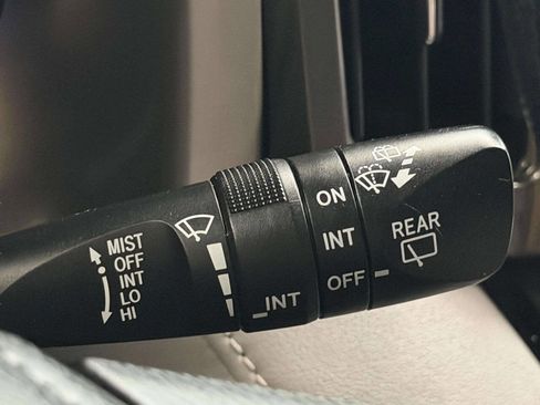 Used 2013 Toyota RAV4 XLE image 36