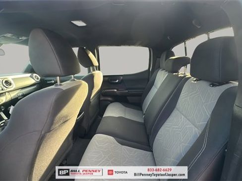 Used 2021 Toyota Tacoma TRD Sport image 13