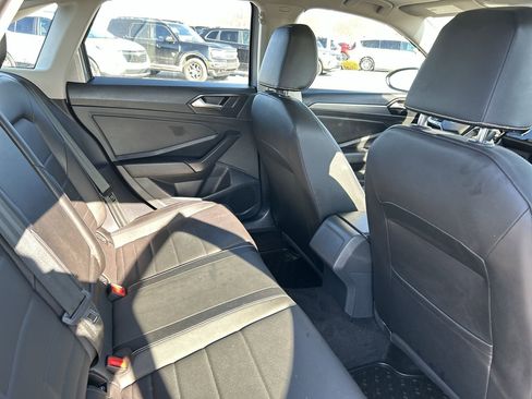 Used 2023 Volkswagen Jetta SE image 17