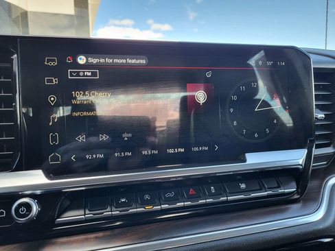 Used 2025 GMC Sierra 1500 SLT image 13