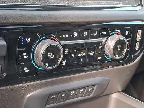 Used 2024 Chevrolet Silverado 2500 ZR2 w/ Technology Package image 14