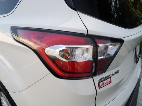 Used 2018 Ford Escape SE FWD image 32