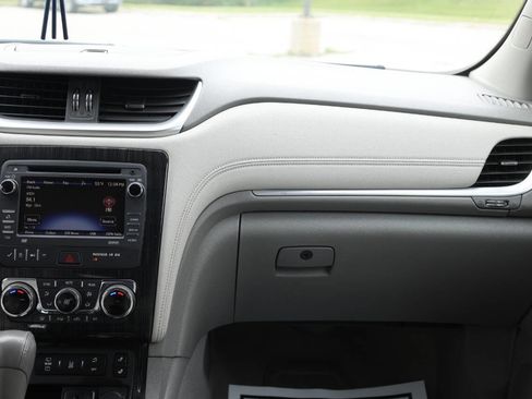 Used 2015 Chevrolet Traverse LT image 20