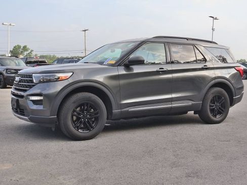 Used 2020 Ford Explorer XLT w/ Equipment Group 202A AWD/4WD image 4