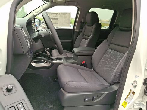 New 2026 Nissan Frontier SV w/ All-Weather Content Package AWD/4WD image 7