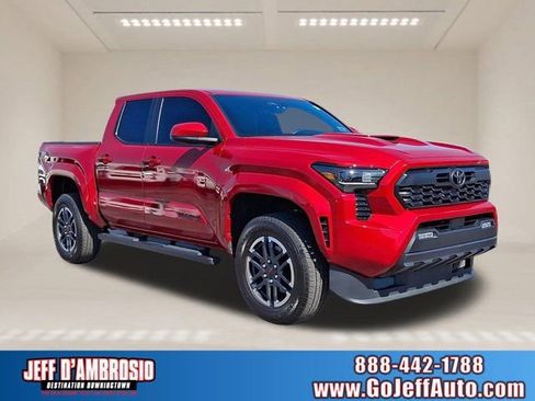 Used 2025 Toyota Tacoma TRD Sport AWD/4WD image 1