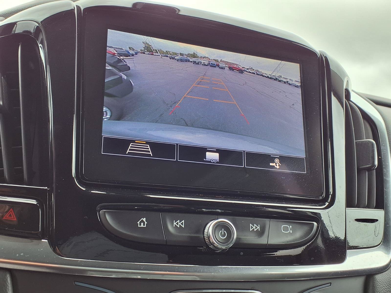 Used 2020 Chevrolet Traverse LT FWD image 7