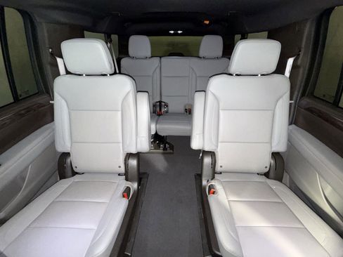Used 2024 Chevrolet Suburban Z71 w/ Luxury Package AWD/4WD image 25