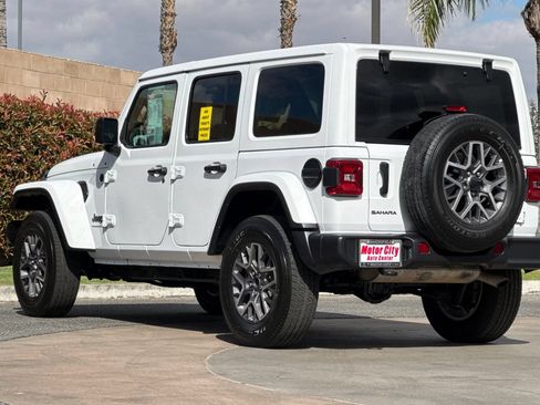 Used 2025 Jeep Wrangler Unlimited Sahara AWD/4WD image 6