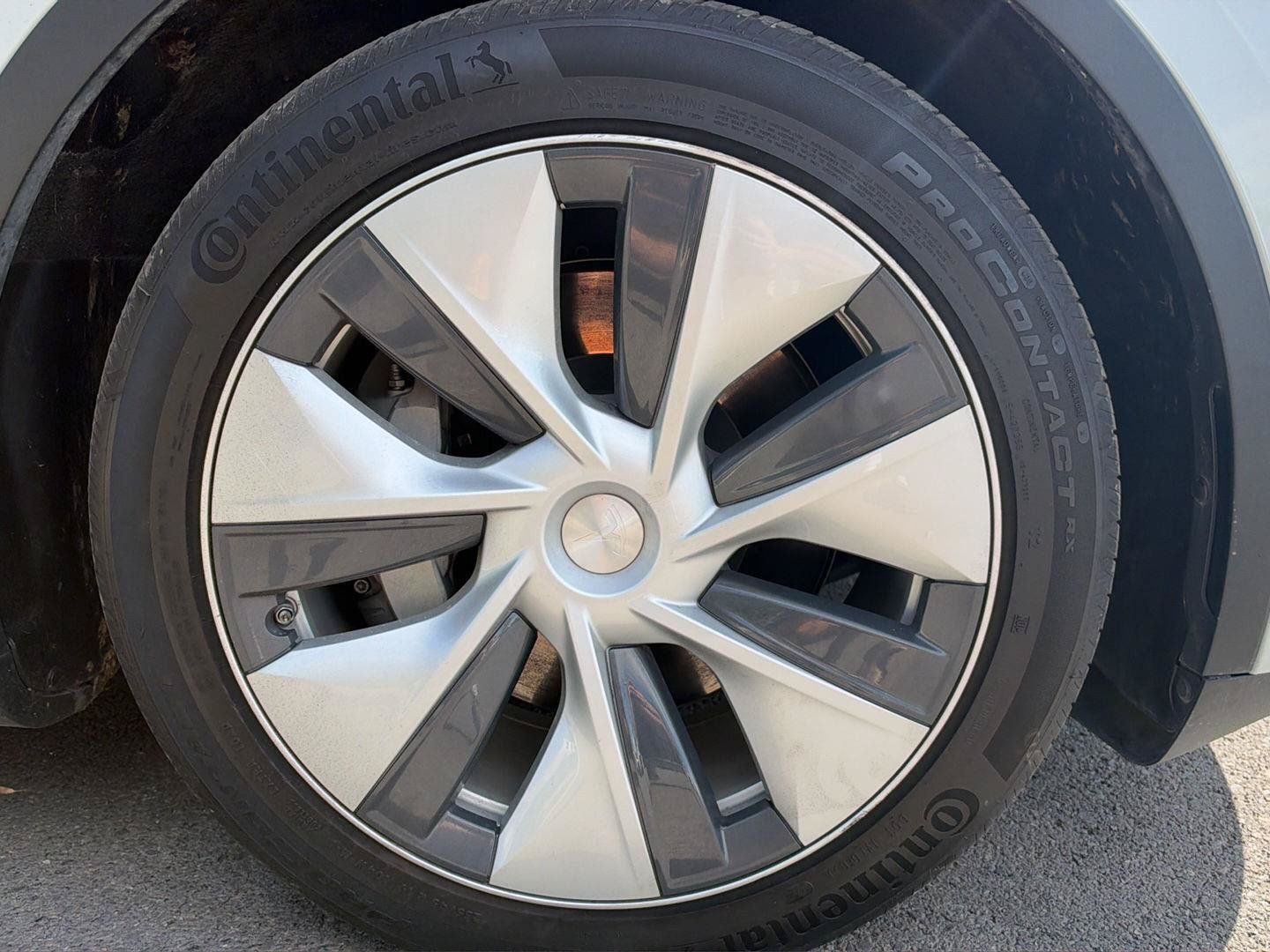 Used 2024 Tesla Model Y Long Range AWD/4WD image 10