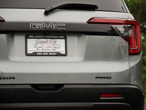 Used 2023 GMC Acadia SLE w/ Driver Convenience Package AWD/4WD image 10