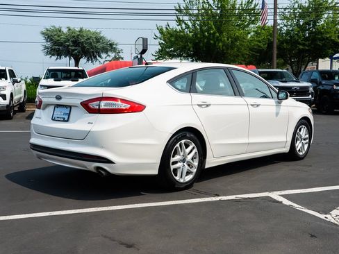 Used 2016 Ford Fusion SE FWD image 5