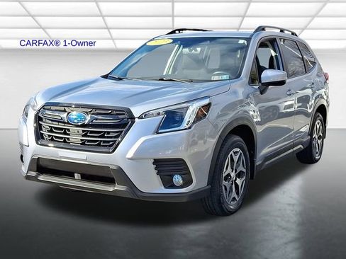 Used 2023 Subaru Forester Premium image 3