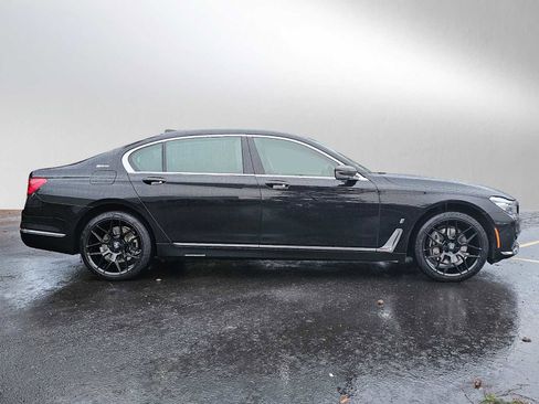 Used 2018 BMW 740e xDrive image 2