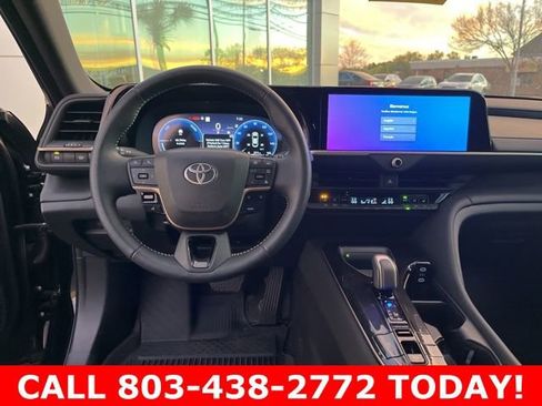 Used 2026 Toyota Crown XLE image 17