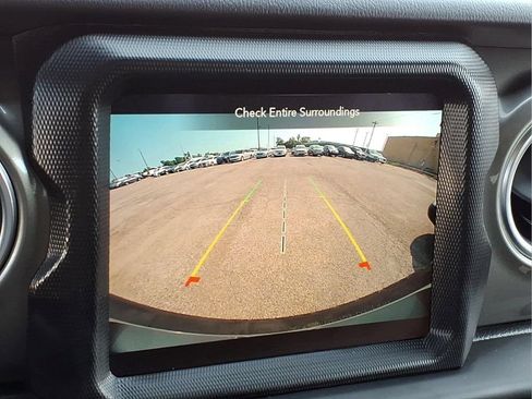 Used 2023 Jeep Wrangler Unlimited Sahara w/ Cold Weather Group AWD/4WD image 15