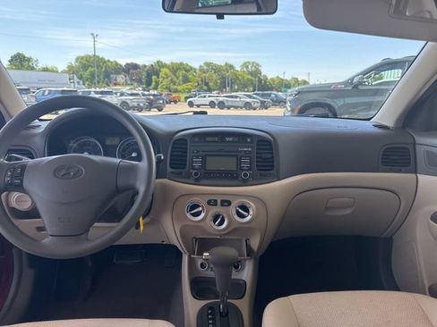 Used 2009 Hyundai Accent GLS w/ Premium Pkg 6 FWD image 17