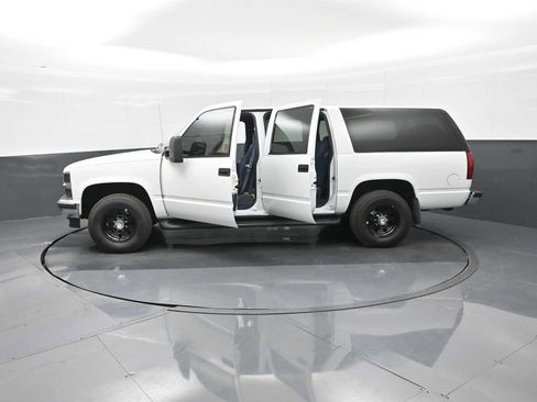 Used 1997 Chevrolet Suburban 2500 w/ Preferred Equipment Group 2 image 36