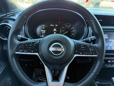 Used 2022 Nissan Kicks SR w/ Interior Electronics Package image 28