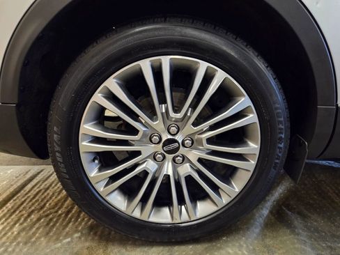 Used 2017 Lincoln MKX Reserve w/ Driver Assistance Package image 72