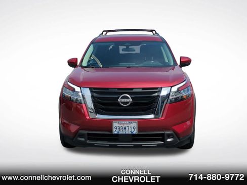 Used 2022 Nissan Pathfinder SV FWD image 2