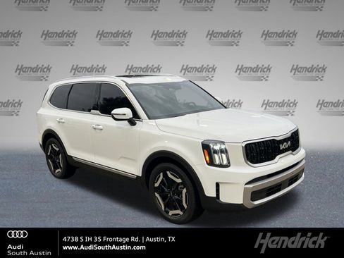 Used 2023 Kia Telluride EX w/ EX Captain's Chair Package image 1
