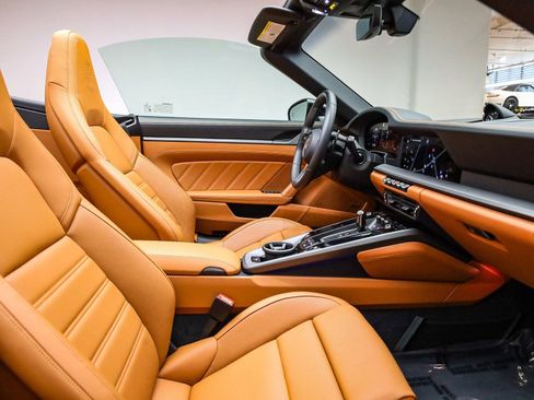 Used 2026 Porsche 911 Carrera image 17