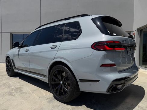 Used 2025 BMW X7 xDrive40i w/ M Sport Package AWD/4WD image 4