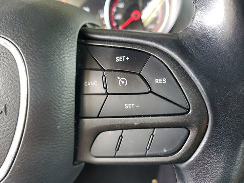 Used 2023 Dodge Charger SXT RWD image 25