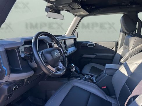 Used 2022 Ford Bronco Black Diamond image 9