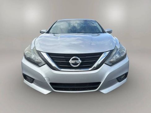 Used 2017 Nissan Altima 2.5 SR FWD image 2