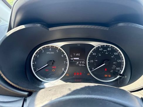 Used 2024 Nissan Versa S FWD image 11