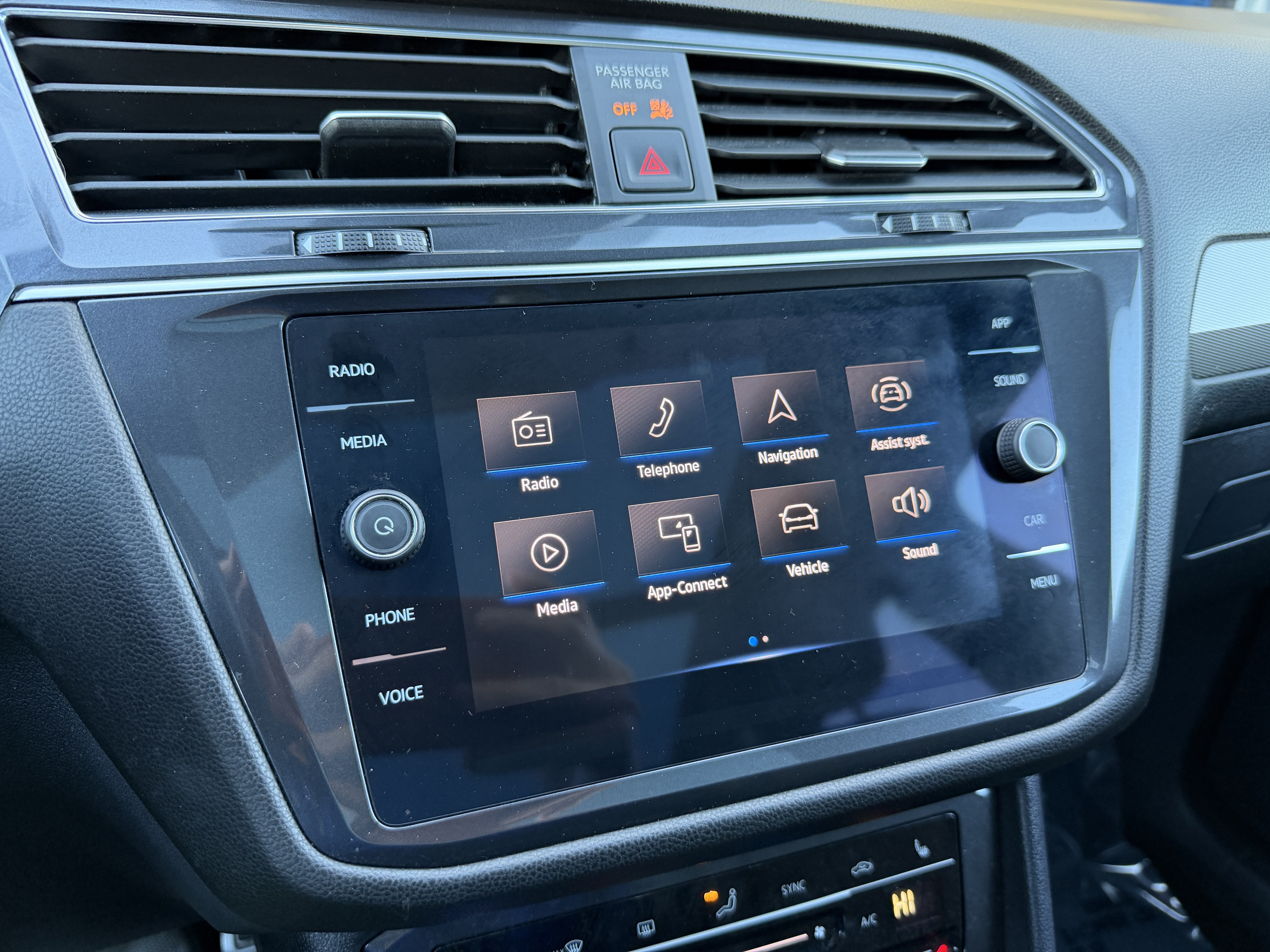 Certified 2023 Volkswagen Tiguan SE R-Line FWD image 18