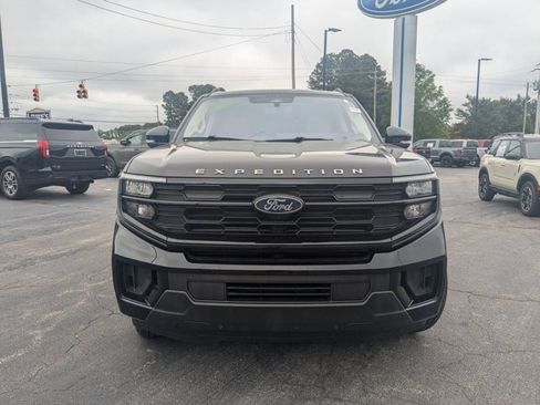 Certified 2025 Ford Expedition Active RWD image 3