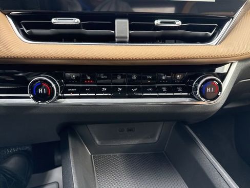 New 2026 Chevrolet Equinox ACTIV w/ Convenience Package III AWD/4WD image 21