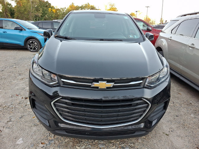 Used 2022 Chevrolet Trax LS w/ Tint and Cruise Package AWD/4WD image 2