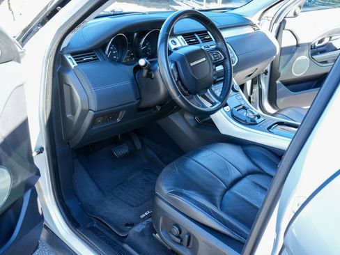 Used 2016 Land Rover Range Rover Evoque SE Premium image 12