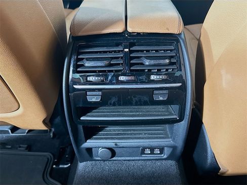 Used 2020 BMW M550i xDrive M550i xDrive w/ Executive Package image 22