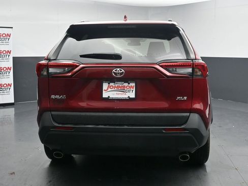 Used 2023 Toyota RAV4 XLE w/ Convenience Package FWD image 8