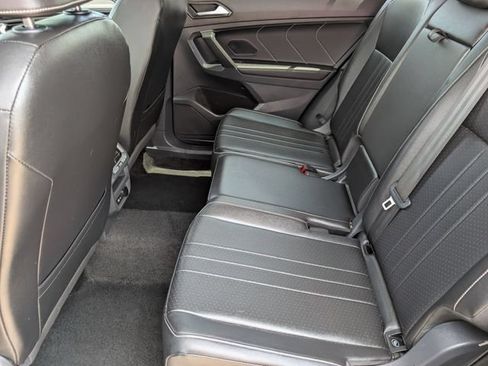 Used 2024 Volkswagen Tiguan SE AWD/4WD image 18