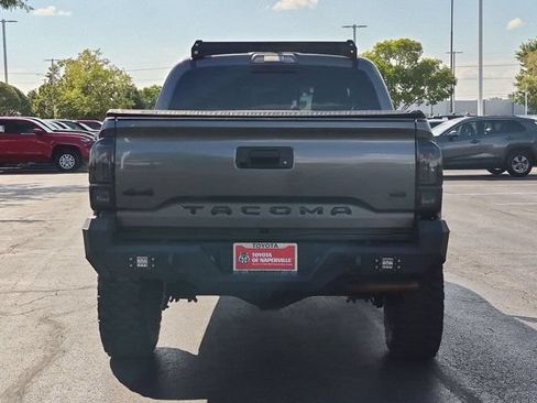 Used 2021 Toyota Tacoma SR5 AWD/4WD image 7
