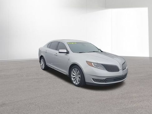 Used 2015 Lincoln MKS FWD image 2