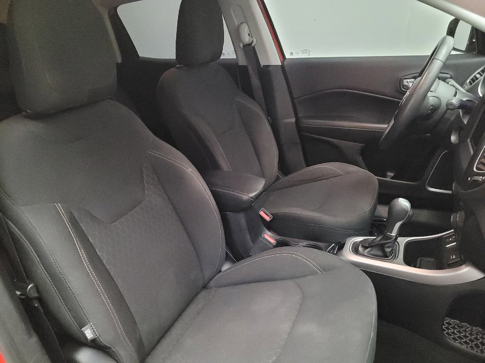 Used 2018 Jeep Compass Sport w/ Tech Group FWD image 21
