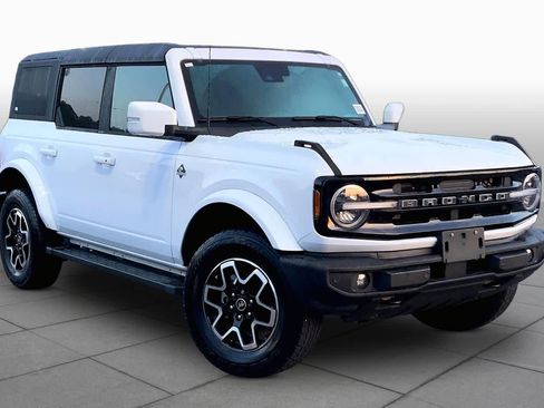 Used 2024 Ford Bronco Outer Banks AWD/4WD image 3